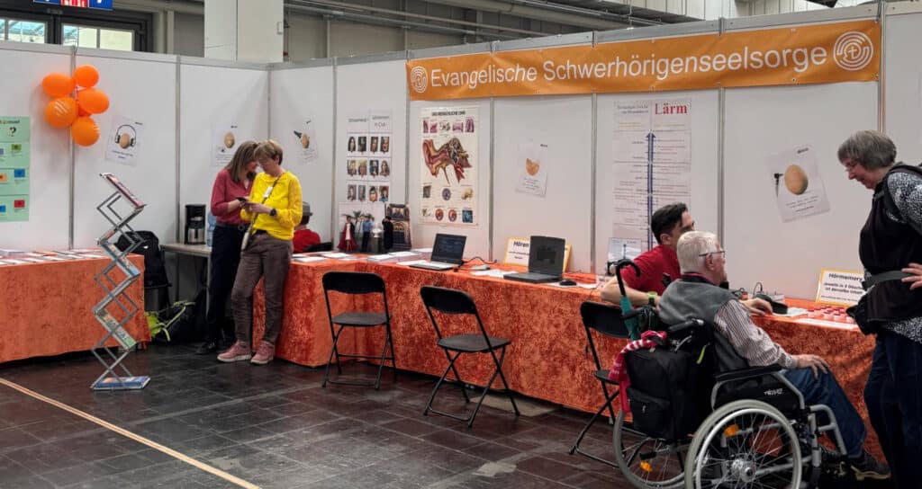 Hörgeschädigtenberatung bei Evangelischer Schwerhörigenseelsorge auf dem Mein Kirchentag.